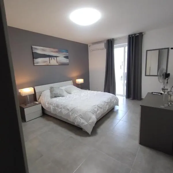 San Pawl Lodge Hostel, hotel in St Paul's Bay