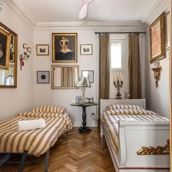J The Rose Habitación room to rent, Hotel in Madrid