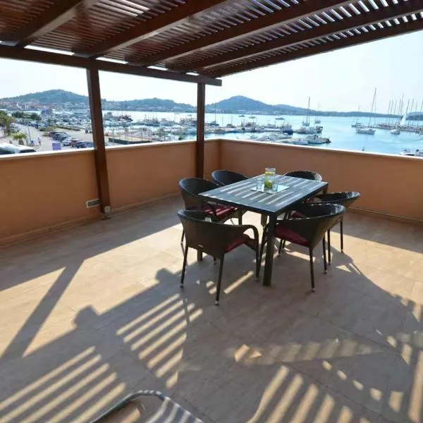 EnVi Apartments, hotel di Murter