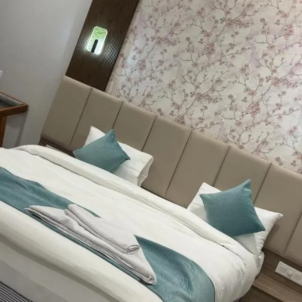 Kamala Inn Grand, hotel v mestu Padrauna