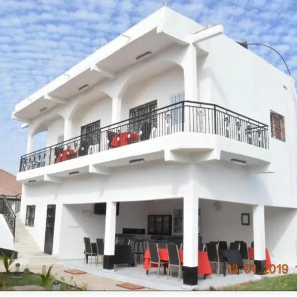 Sukuta nema guest house, hotel en Sareh Mowndeh