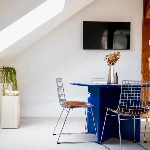 Zentrales Design-Apartment im Zentrum mit Schlossbergblick, hotel in Graz