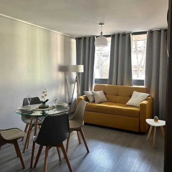 DEPARTAMENTO MODERNO Y COMODO CERCA A MOVISTAR ARENA Y FANTASILANDIA, hotel in Santiago