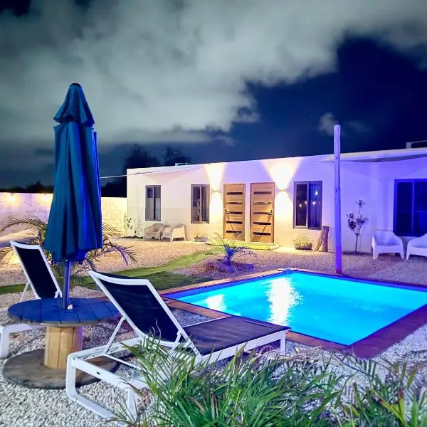 Central Curaçao Getaway 9min to Beach & Airport, hotel in Willemstad