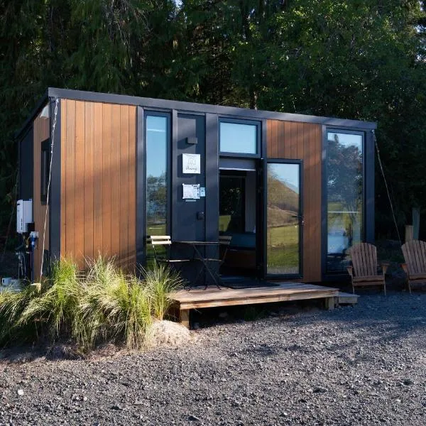 Tussock Views by Tiny Away, hotel in Burkes Pass