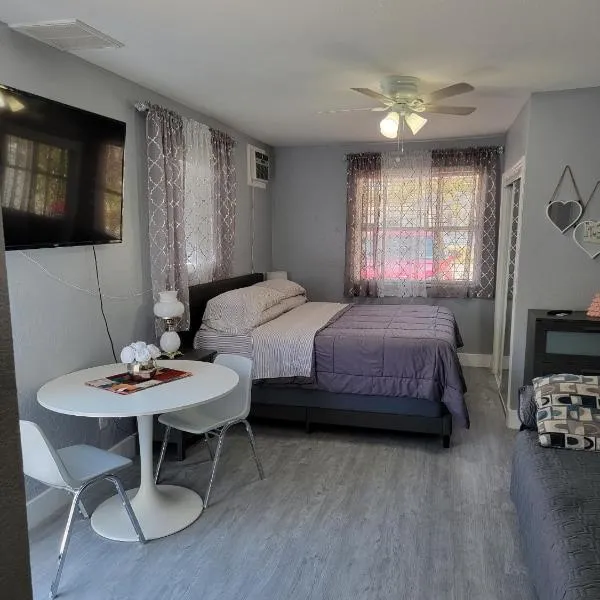 Hospédate con estilo y comodidad、タンパのホテル