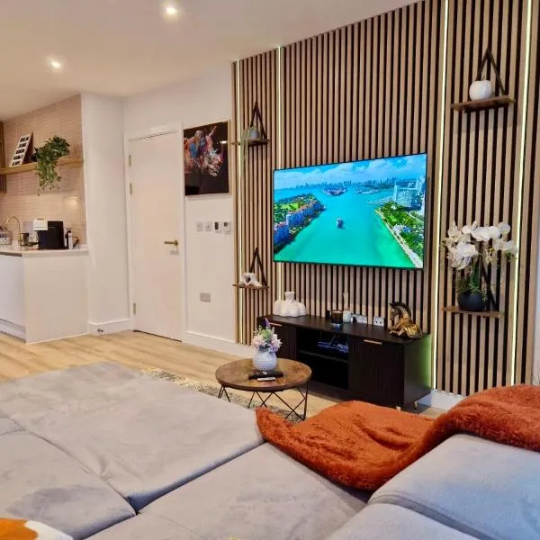 Wembley Cozy Cloud Waterfront Retreat with Parking near Wembley stadium, hotel in London