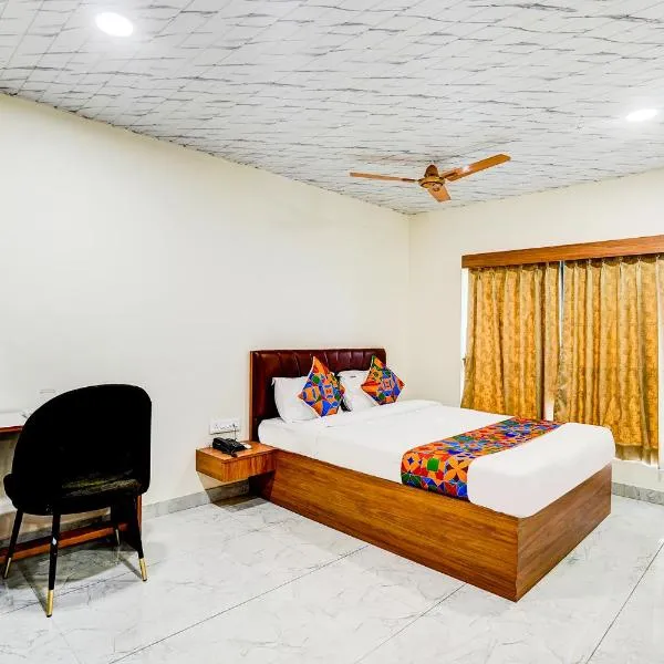 Hotel Omkar & Lodging - phoenix market city, hotel in Pune