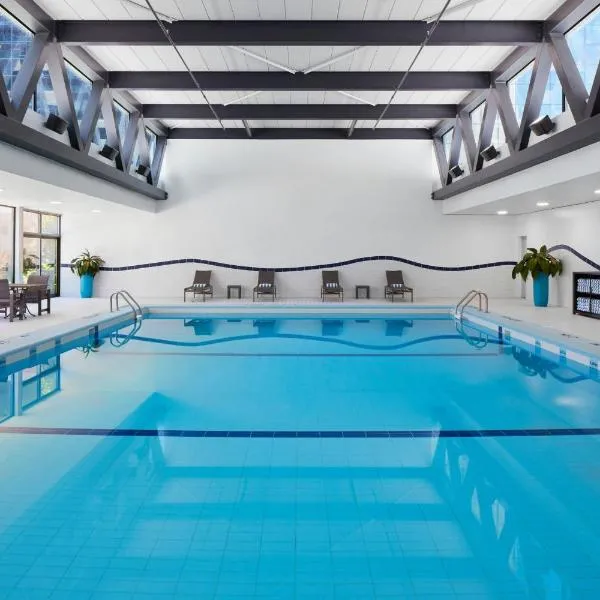 Delta Hotels by Marriott Ottawa City Centre: Ottawa şehrinde bir otel