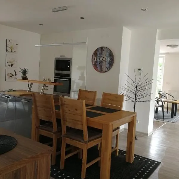 Apartmán Červený Vrch, hotel v destinaci Děčín