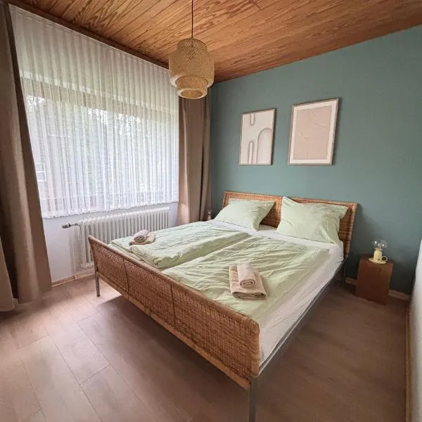 150qm-6 Rooms-Free Privat Parking-2 Bathrooms-Wifi-Yihapartment, hotel in Hannover