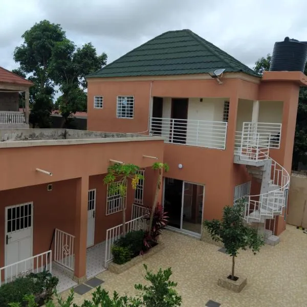 Jalokoto Holiday Home, hotel in Brufut