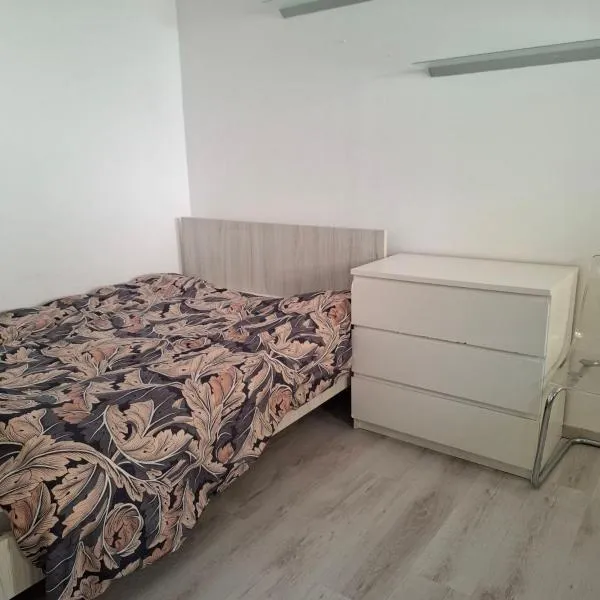 Comfortable Ground Floor Studio in Limassol, hôtel à Limassol