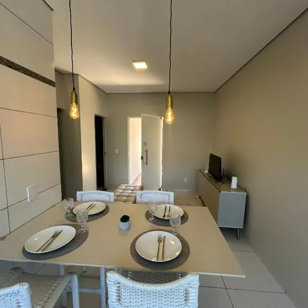 Casa 01 - Casa com 2 quartos, próximo a rodoviária e aeroporto, hotel in Palmas