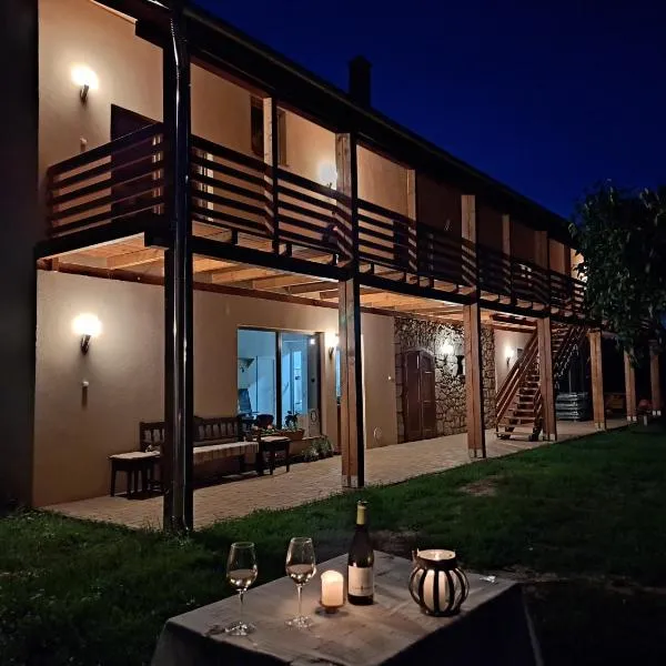 Vadnai CSAKAZÉRTIS Borgazdaság és Vendégház, hotel in Vadna