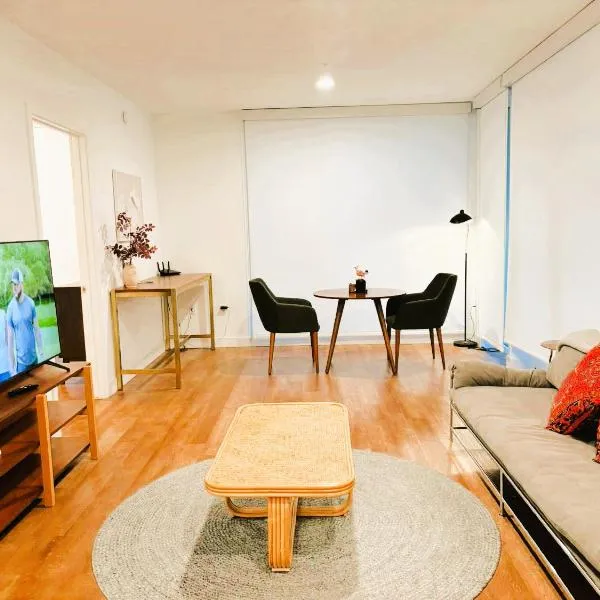 StaysPro - luxury Apartments minutes to everything Los Angeles, hotel in Los Angeles