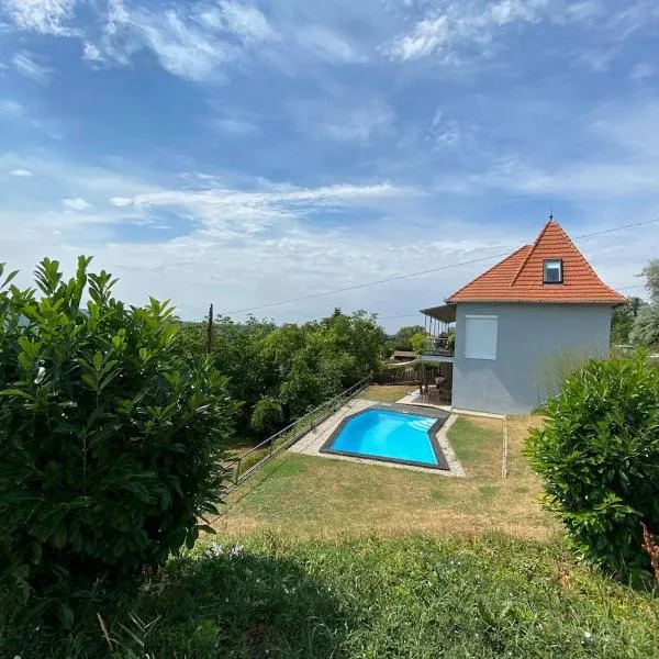 Ravenswood Cottage, hôtel à Balatonfůzfő