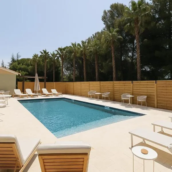 Logis Hôtel de Port d'Alon - St Cyr sur Mer, hotel en Saint-Cyr-sur-Mer