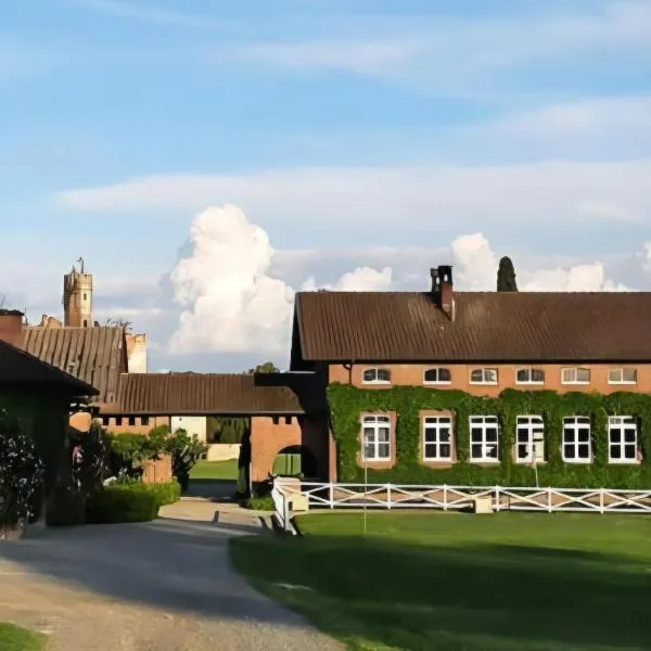 城堡庄园度假屋，位于Cerrione的酒店