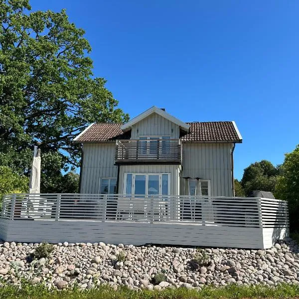 Stuga nära sjö och skog, khách sạn ở Bengtsfors