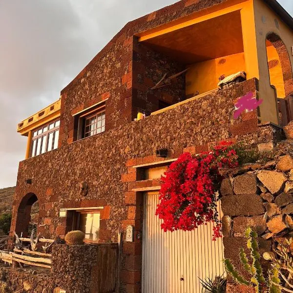 Casa El Sato, hotel in Echedo