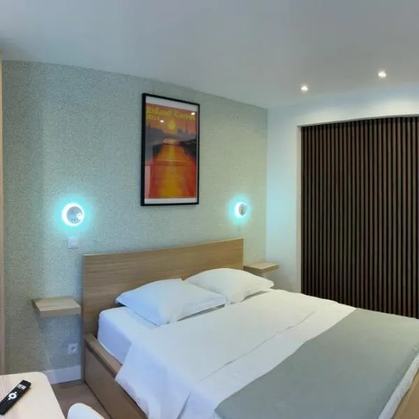 Studio number 5, hotel v destinaci Pantin