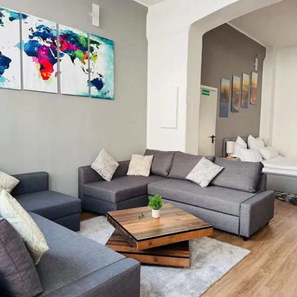 Big, comfortable, 11min Central Station, 14 people, hotel en Colonia