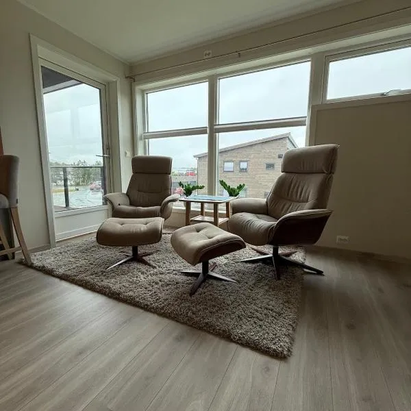 Apartment centrally located on Storslett!, hotel in Storslett