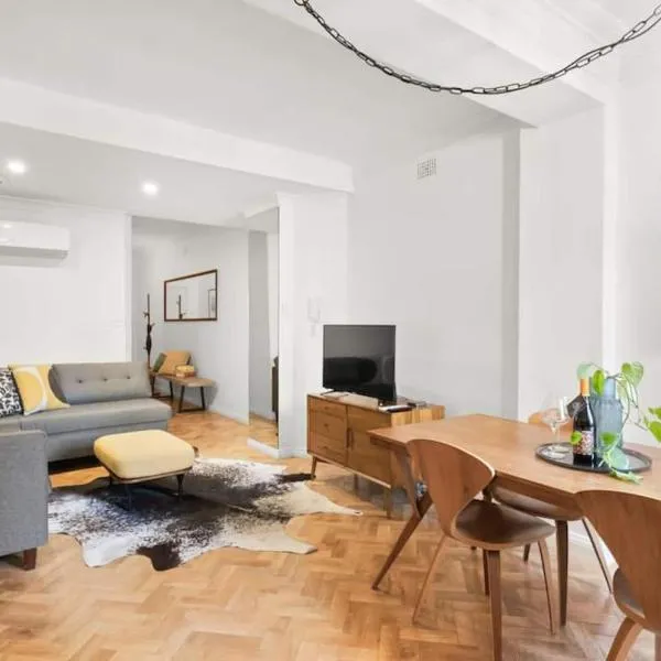 St James, Art Deco Dream - 2 Bedrooms w Aircon, hotel v destinaci Sydney
