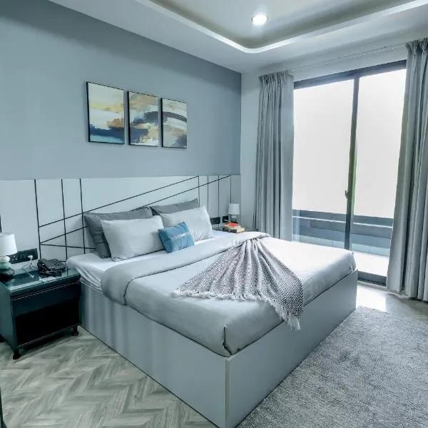 BedChambers Luxury Apartment Near Golf course Road, Hotel in Gurgaon