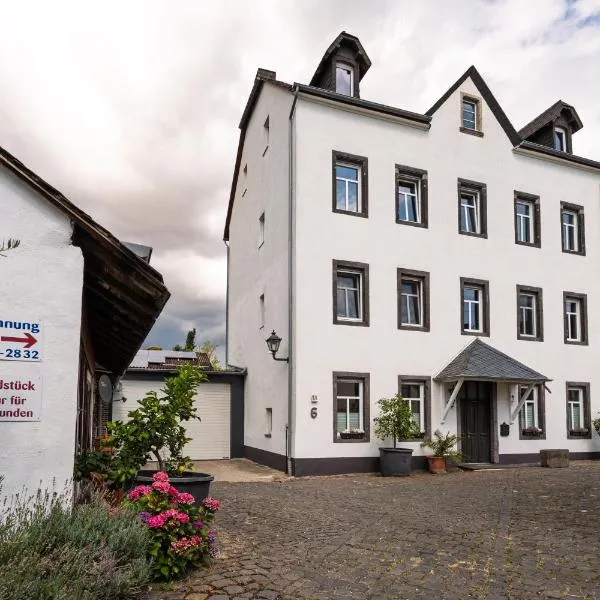 Gästehaus Frevel、Münstermaifeldのホテル