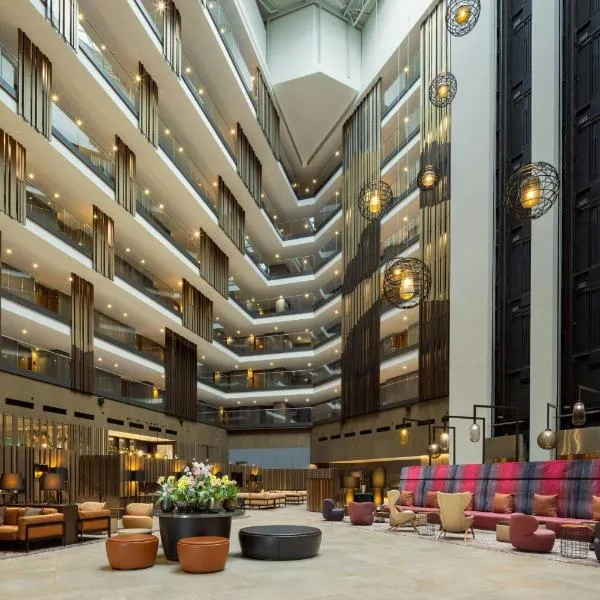 Sheraton Grand Tbilisi Metechi Palace, hotel di Tbilisi City
