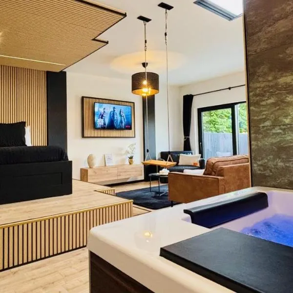 Luxury Loft Home Sweet House, מלון בOupeye