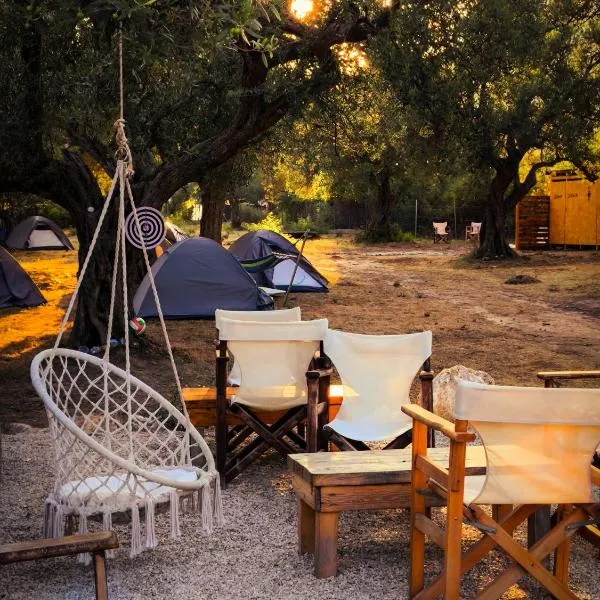 Camping Qeparo: Qeparo şehrinde bir otel