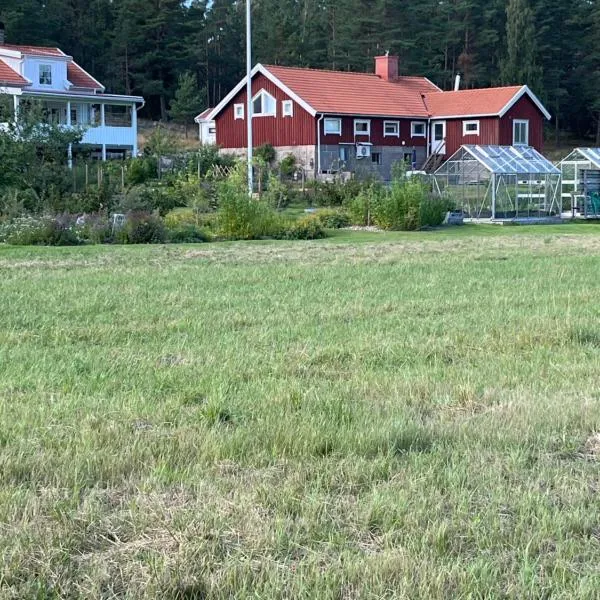 Fjällbacka, Karlshed Gård, hotel in Skistad