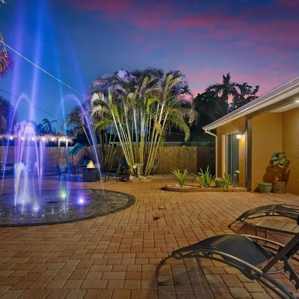 Coastal Villa W Amazing Courtyard - Splash Pad!, hôtel à Sarasota