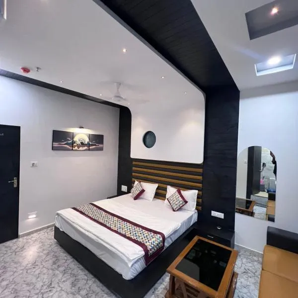 Hotel K Max, hotel in Vadodara