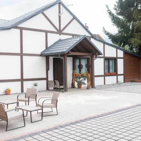 Agroturystyka Przy Wodospadzie, hotel in Lubrza