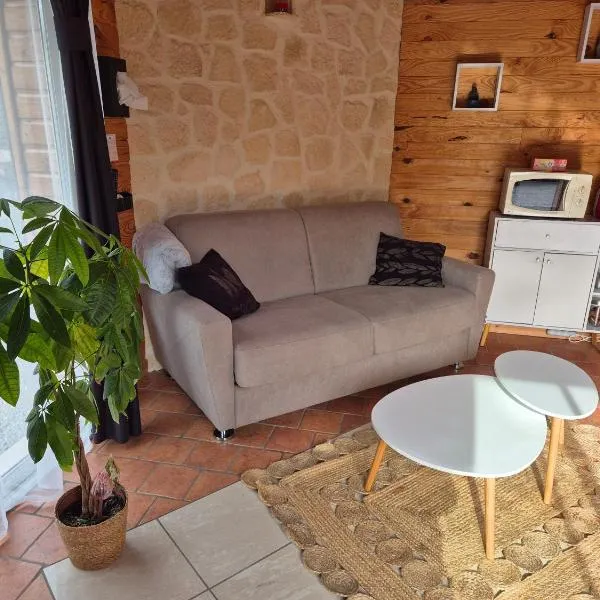 Chalet cosy, hotel in Esson