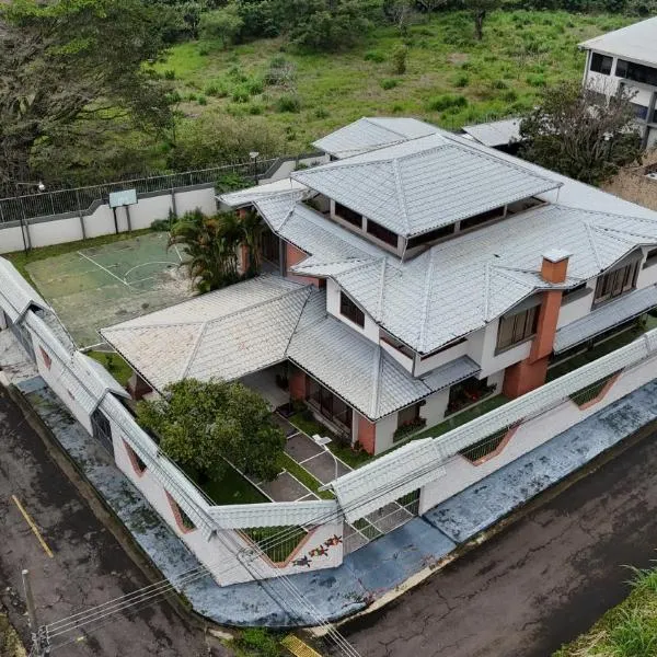 Casa Familiar la Tortuga, hotel i Heredia