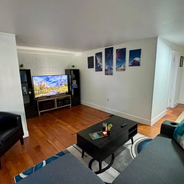 2-Bedroom Retreat in Charming Small Town, Hotel in Derry