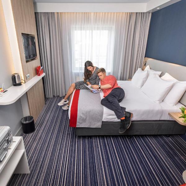 Holiday Inn Express Geneva Airport by IHG, Ginevra