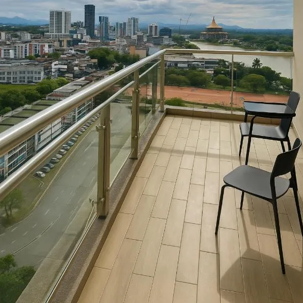 River view RDA 13A07A with balcony, hôtel à Kuching