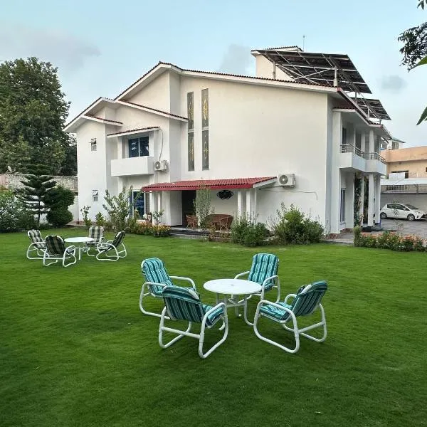 Kaghan Lodge, מלון באבוטאבאד