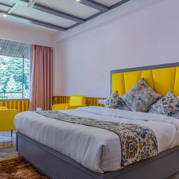 Hotel Apple Flower - Old Manali, Balcony, Garden, Free Parking and Mountain View, hotel in Manāli