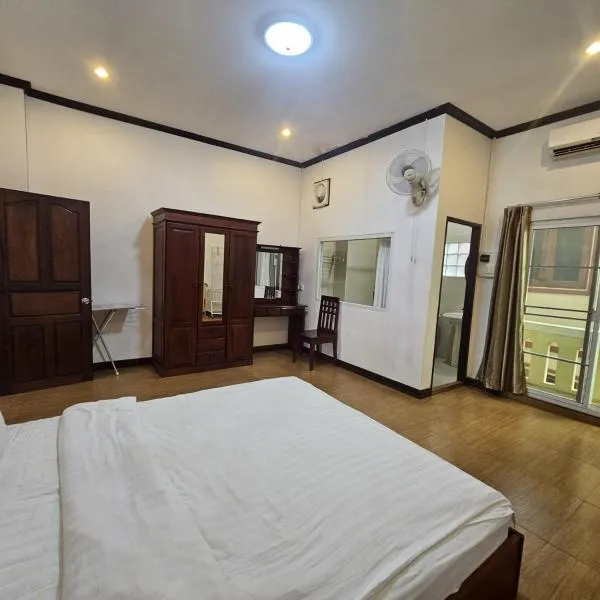 Ali Xayathit Apartment & Hotel, ξενοδοχείο στη Βιεντιάν