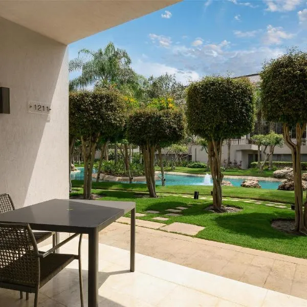 Dusit Thani LakeView Cairo, hotel u gradu Kairo
