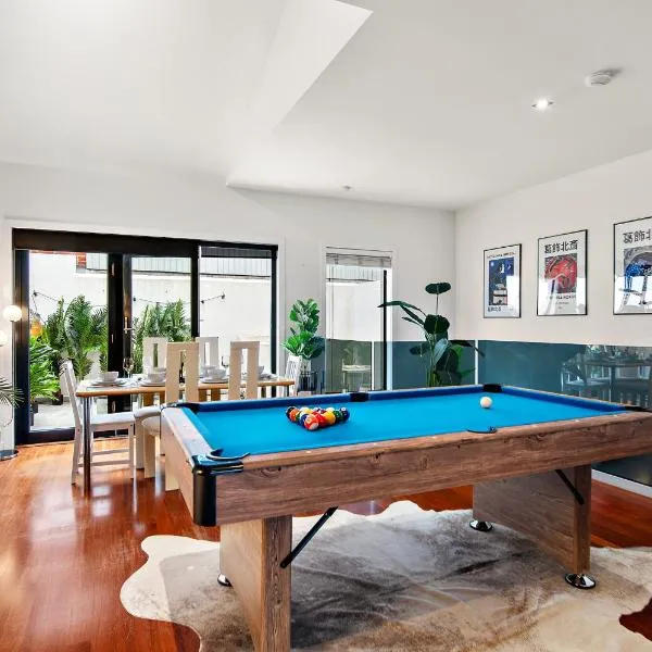 मेलबोर्न में, होटल 3 Story Zen Japanese Richmond Townhouse,Pool Table