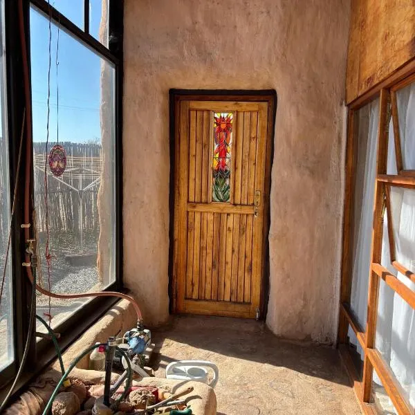 Sonskip Oornagverblyf, hotel in Orania