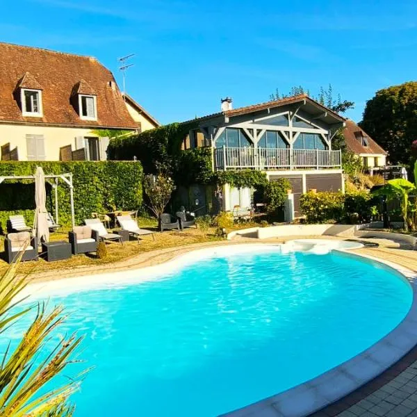 Hôtel Bien-Être Aux Cyprès de Marquay, hotel in Marquay